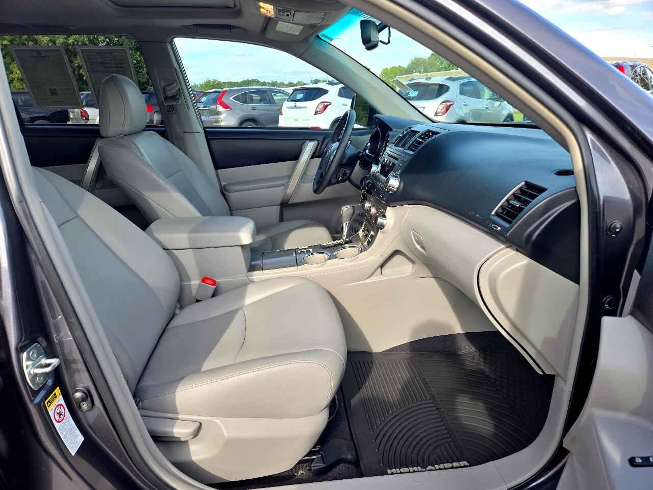 2012 Toyota Highlander Base photo 48