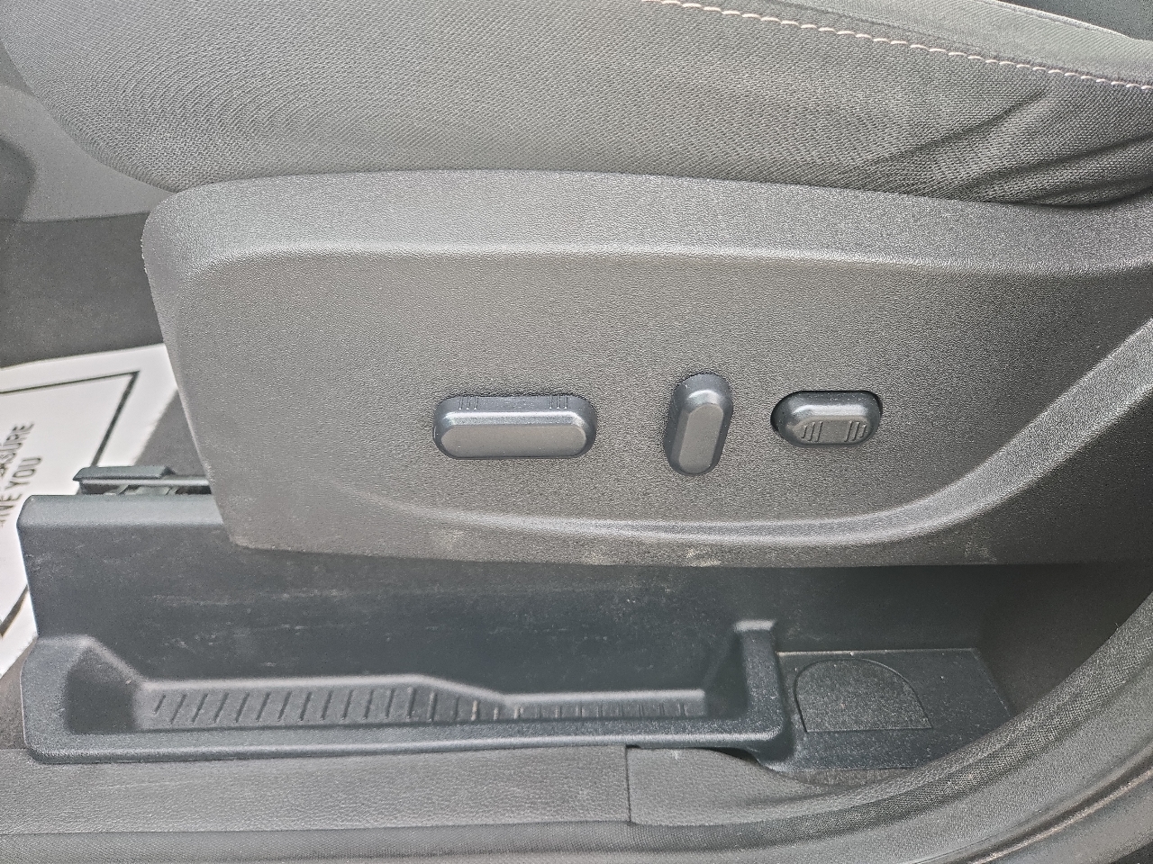 2017 Ford Escape SE photo 17