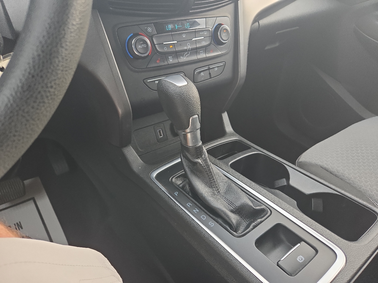 2017 Ford Escape SE photo 30