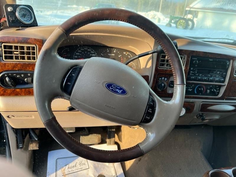 Ford F-250 SD Lariat Crew Cab Long Bed 4WD 2004