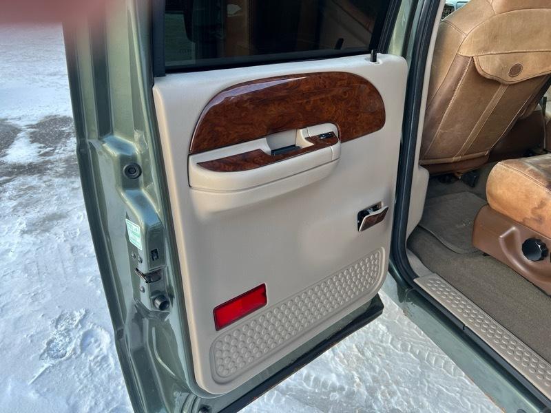 Ford F-250 SD Lariat Crew Cab Long Bed 4WD 2004