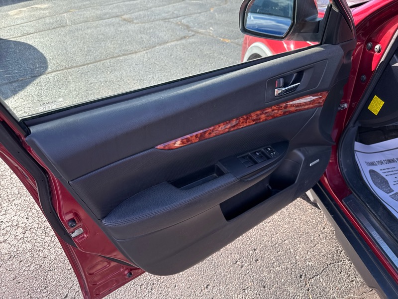 Subaru Outback 2.5i Limited 2012