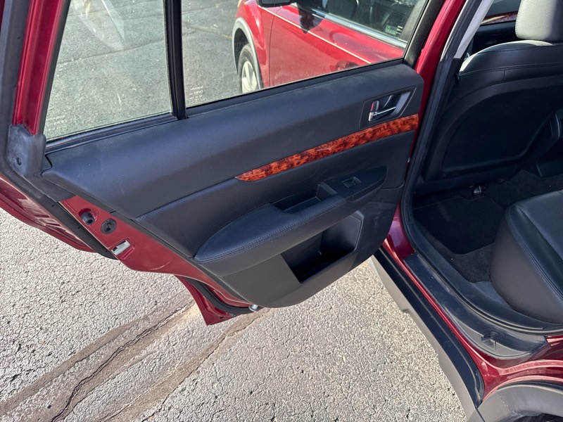 Subaru Outback 2.5i Limited 2012