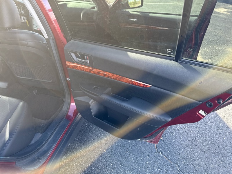 Subaru Outback 2.5i Limited 2012