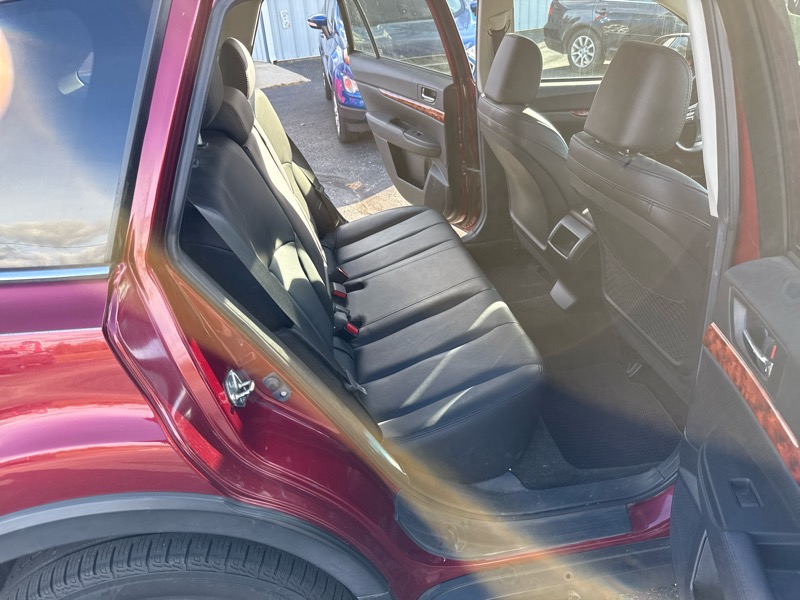 Subaru Outback 2.5i Limited 2012