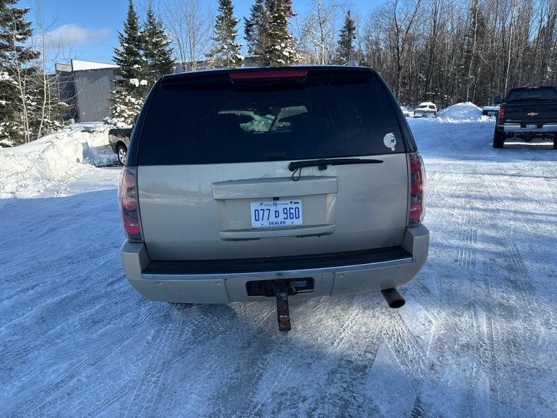 GMC Yukon Denali XL 4WD 2010