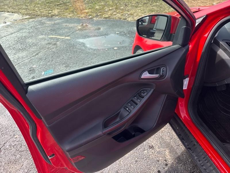 Ford Focus SE Sedan 2017