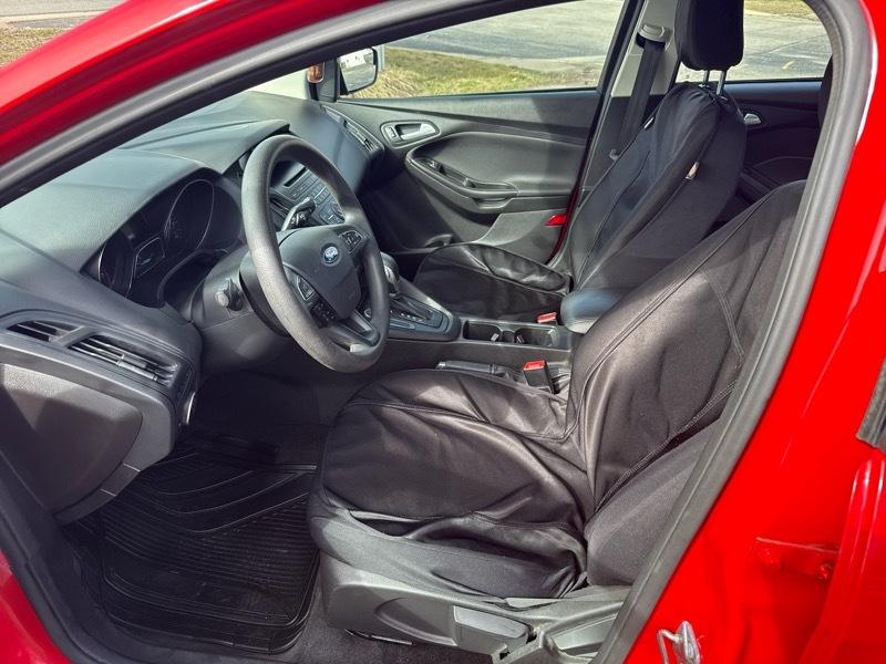 Ford Focus SE Sedan 2017