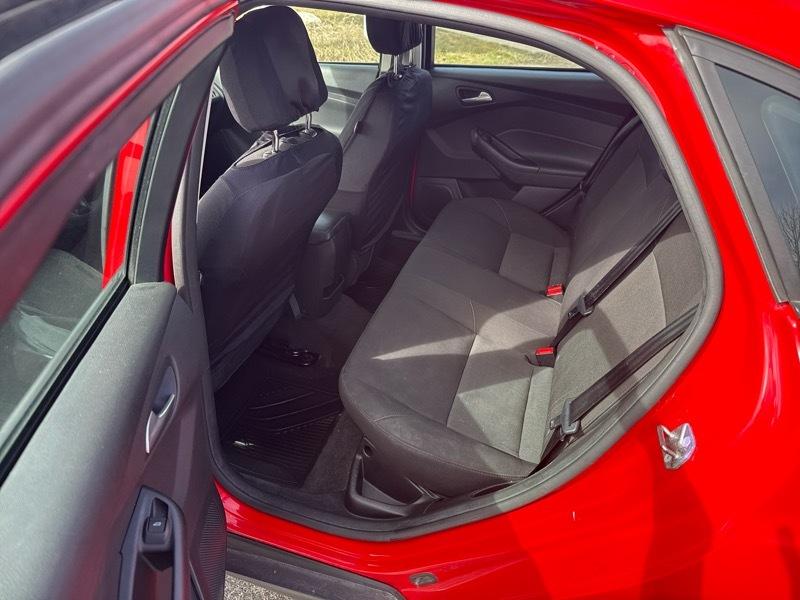 Ford Focus SE Sedan 2017