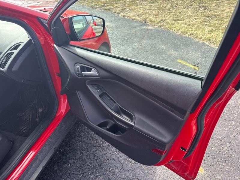 Ford Focus SE Sedan 2017