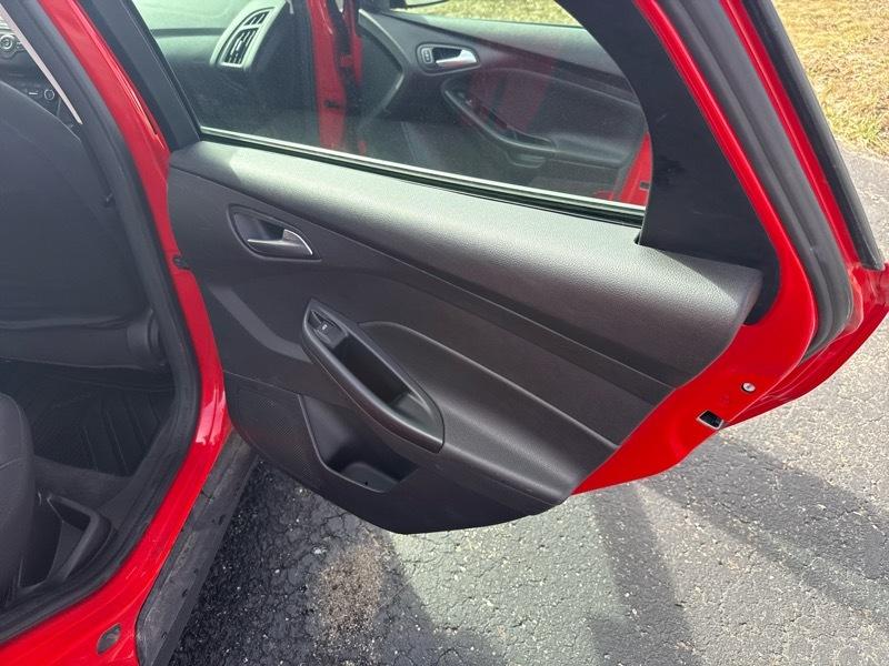 Ford Focus SE Sedan 2017