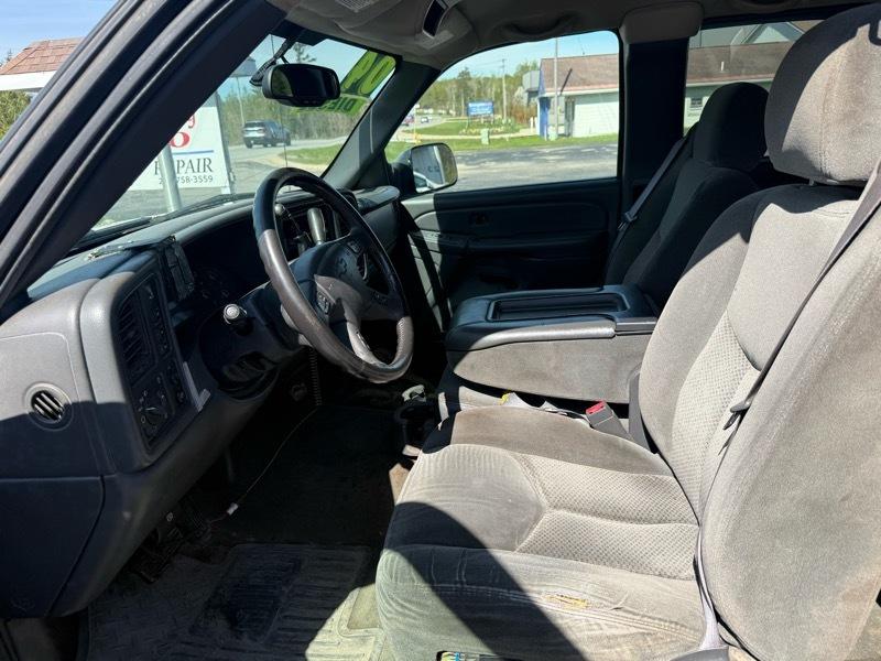 Chevrolet Silverado 2500HD LS Ext. Cab Short Bed 4WD 2004