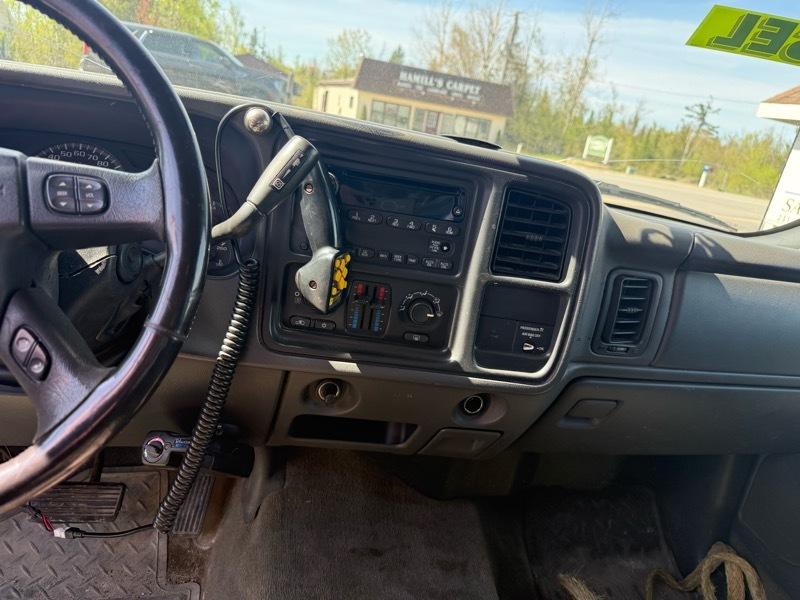 Chevrolet Silverado 2500HD LS Ext. Cab Short Bed 4WD 2004