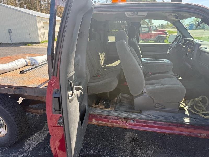 Chevrolet Silverado 2500HD LS Ext. Cab Short Bed 4WD 2004