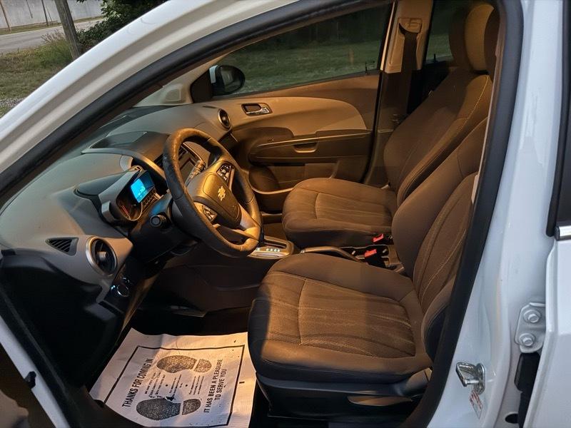 Chevrolet Sonic LT Auto 5-Door 2016