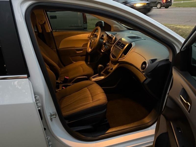 Chevrolet Sonic LT Auto 5-Door 2016