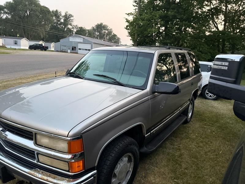 Chevrolet Tahoe 4-Door 4WD 1999