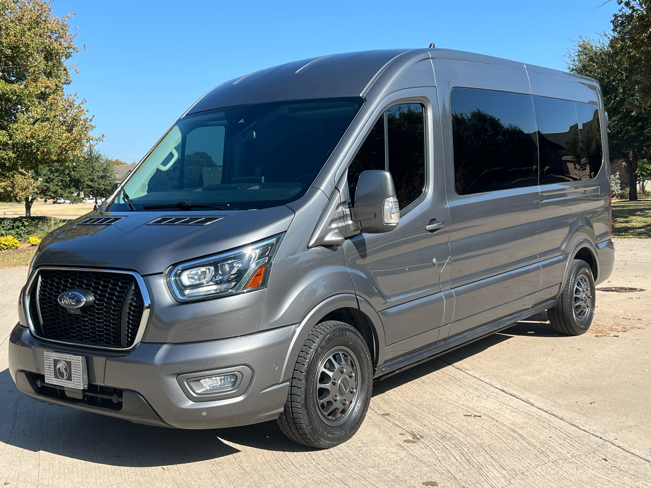2022 Ford Transit 250 Awd 9 Person Medium Roof Explorer Conversion