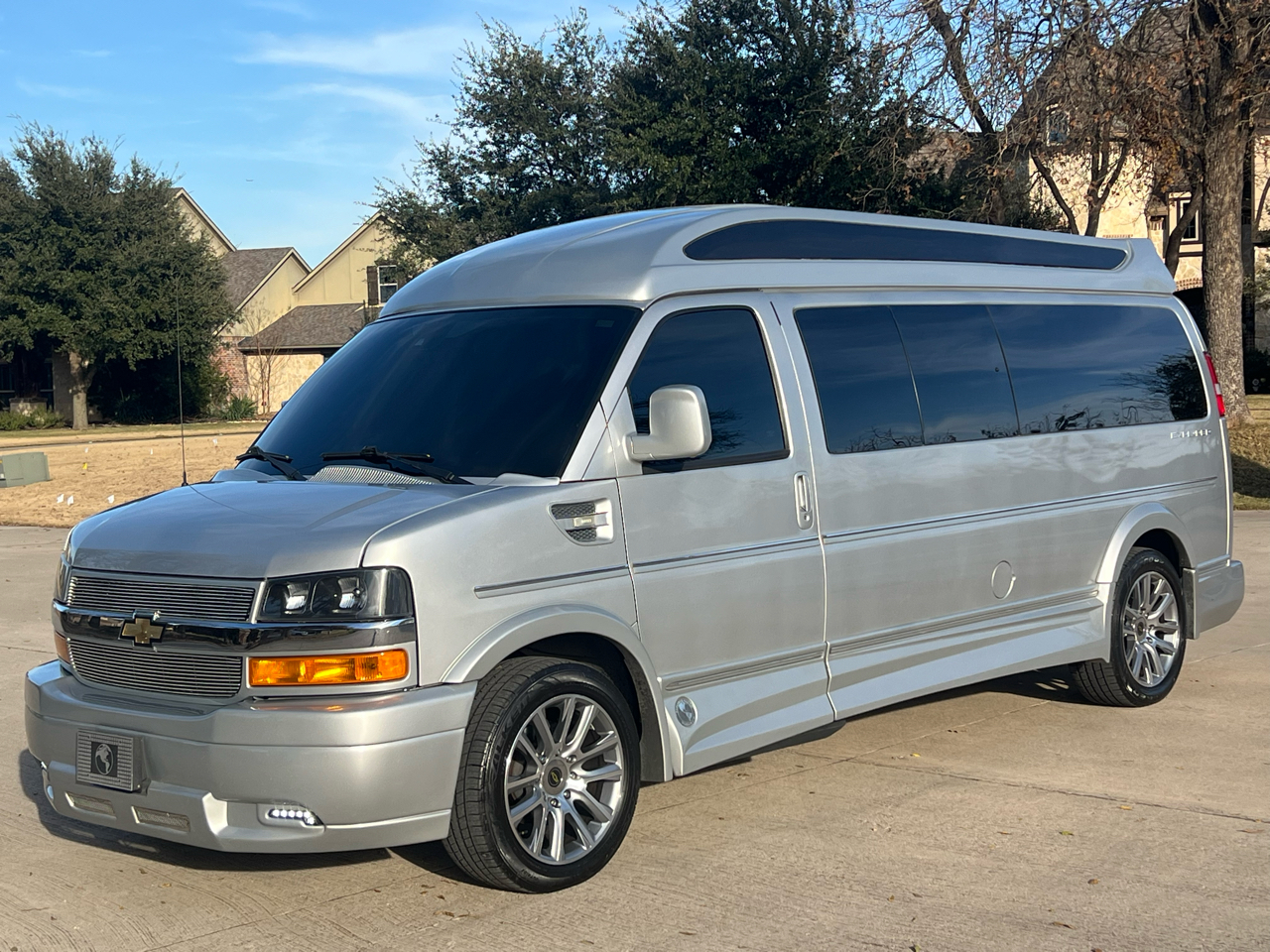 2022 Chevrolet Express 9 Passenger