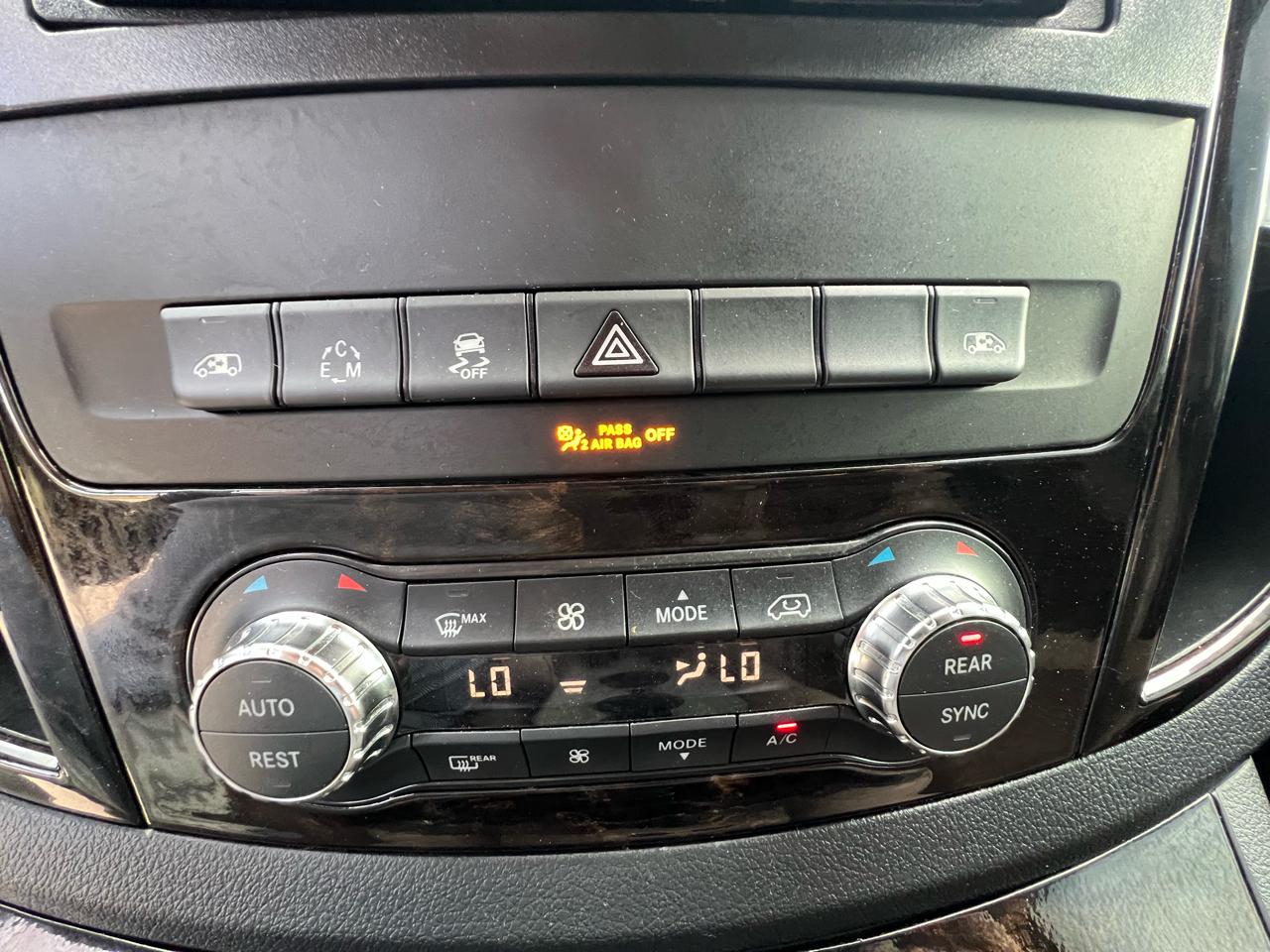 Mercedes-Benz Metris Passenger Van 2018