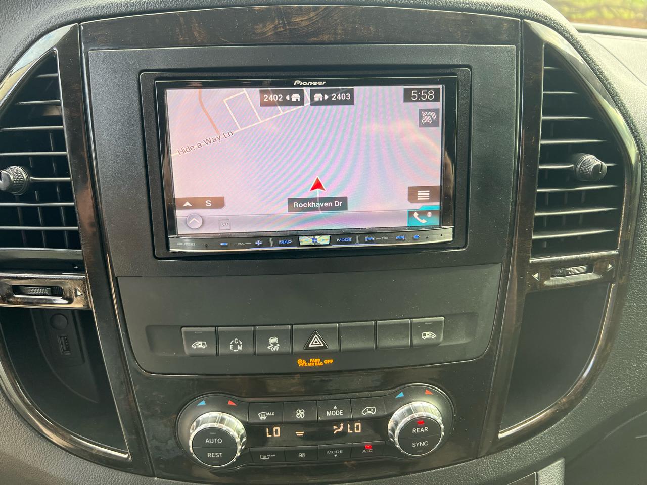 Mercedes-Benz Metris Passenger Van 2018