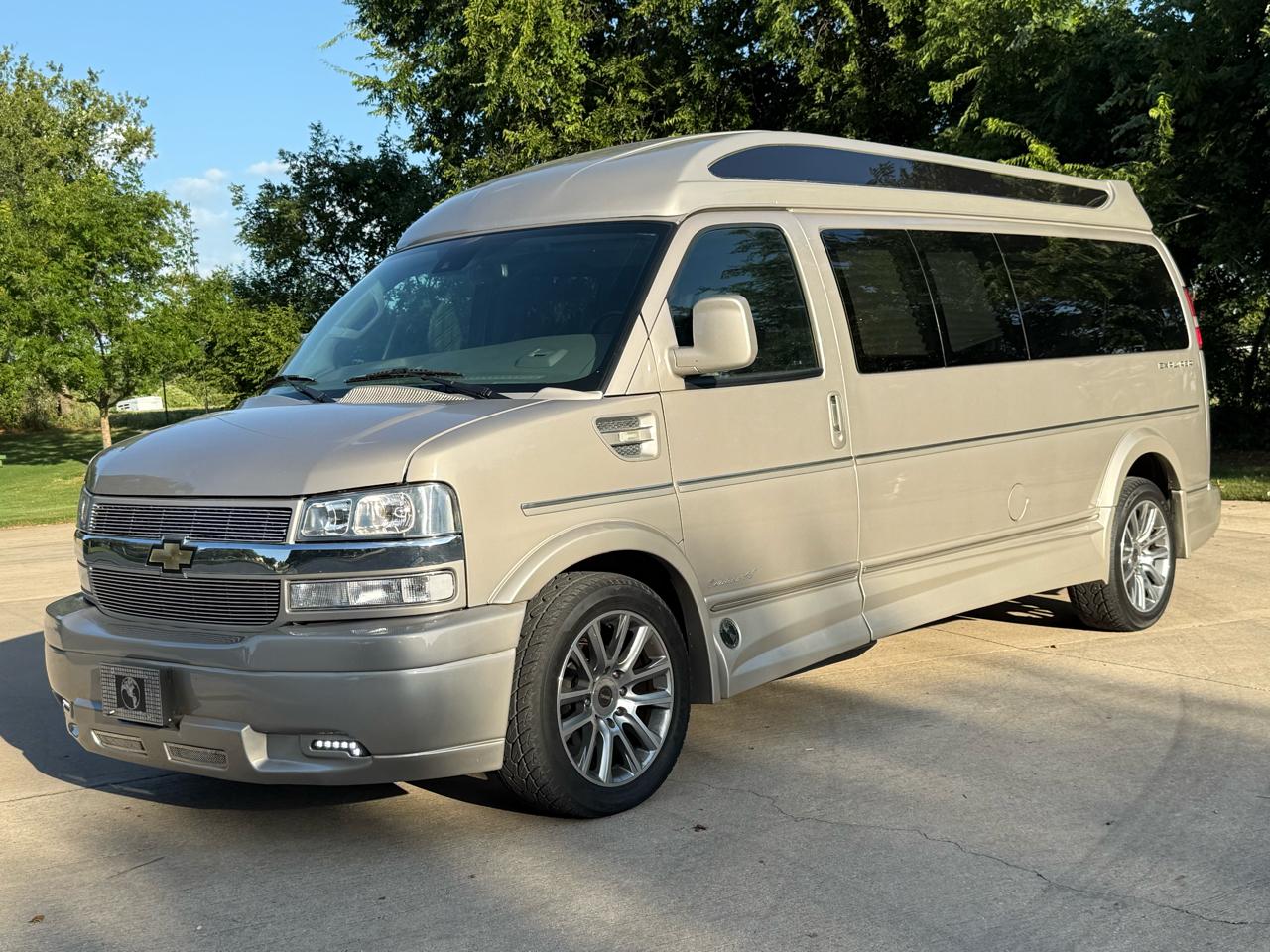 2021 Chevrolet Express 3500 9 Passenger Explorer Conversion Van