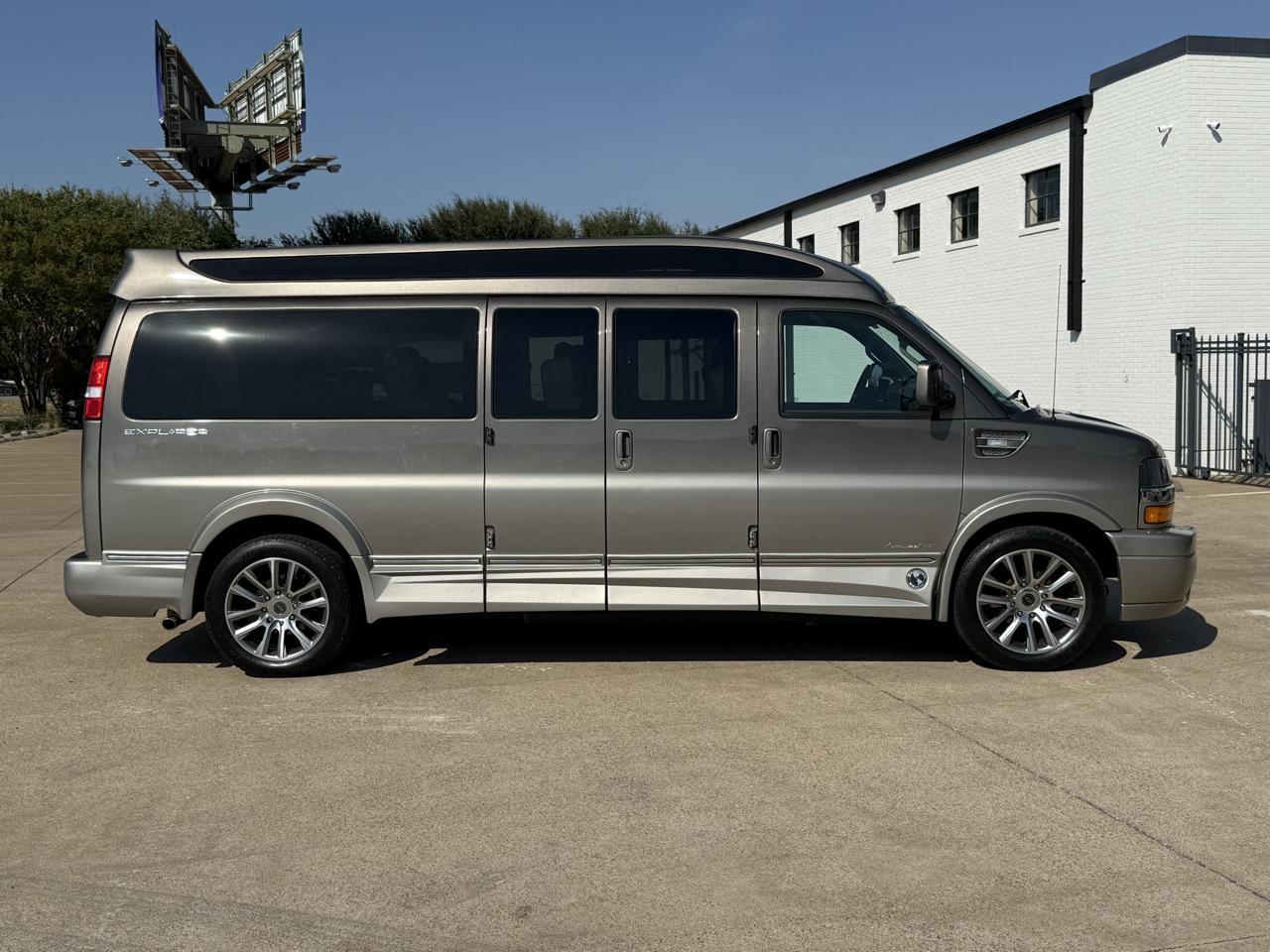 Chevrolet Express  2021