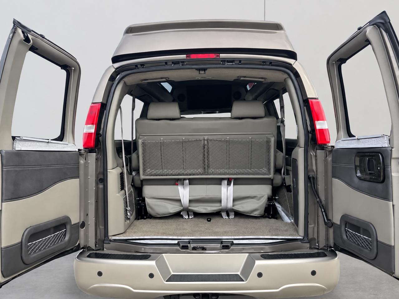 GMC Savana  2023