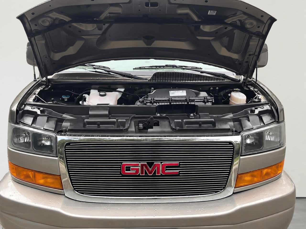GMC Savana  2023