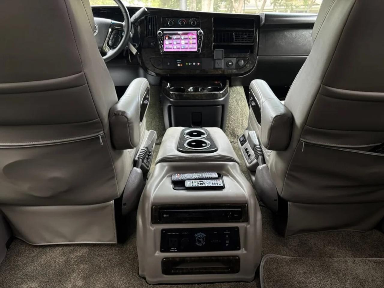 GMC Savana  2023