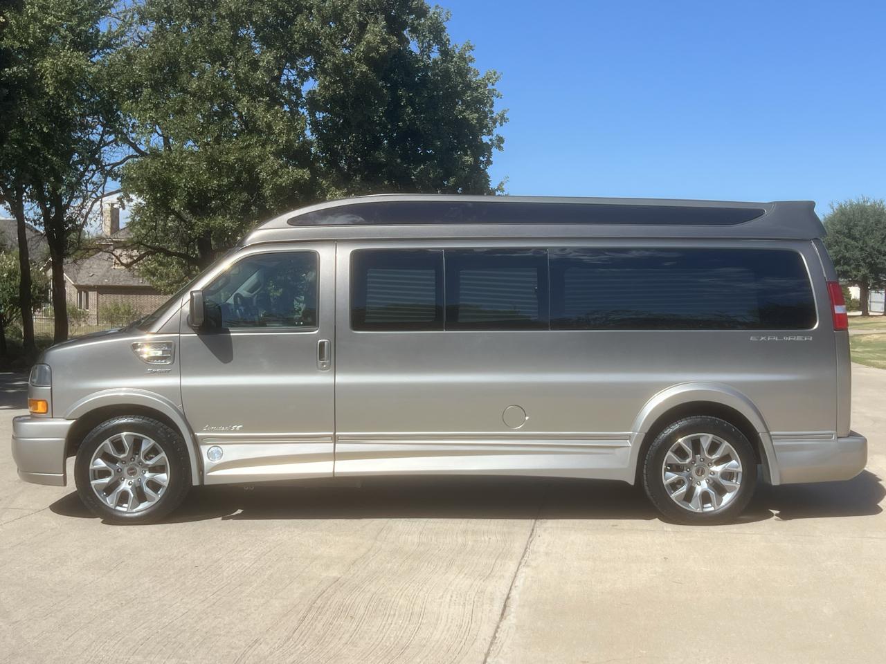 GMC Savana  2023