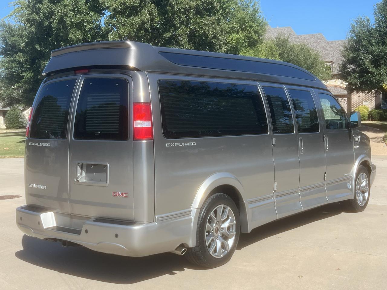 GMC Savana  2023
