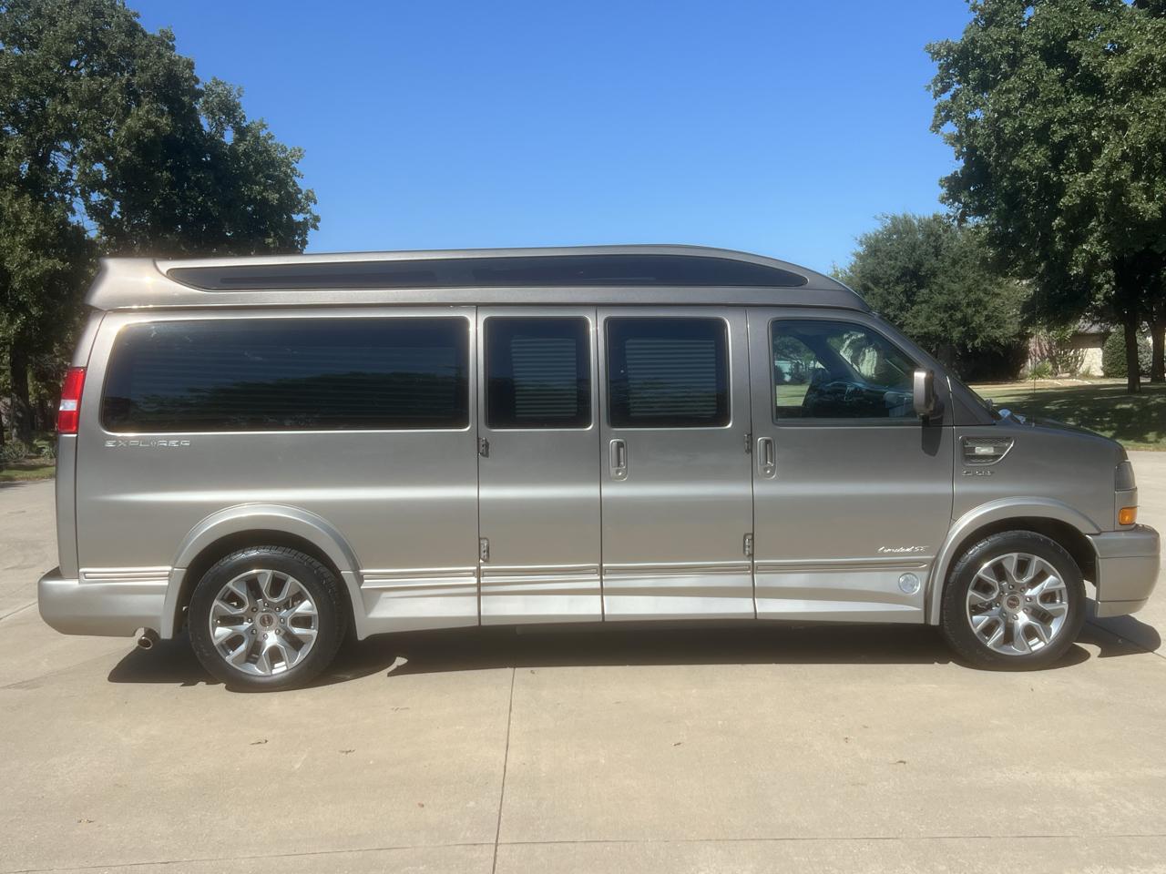 GMC Savana  2023