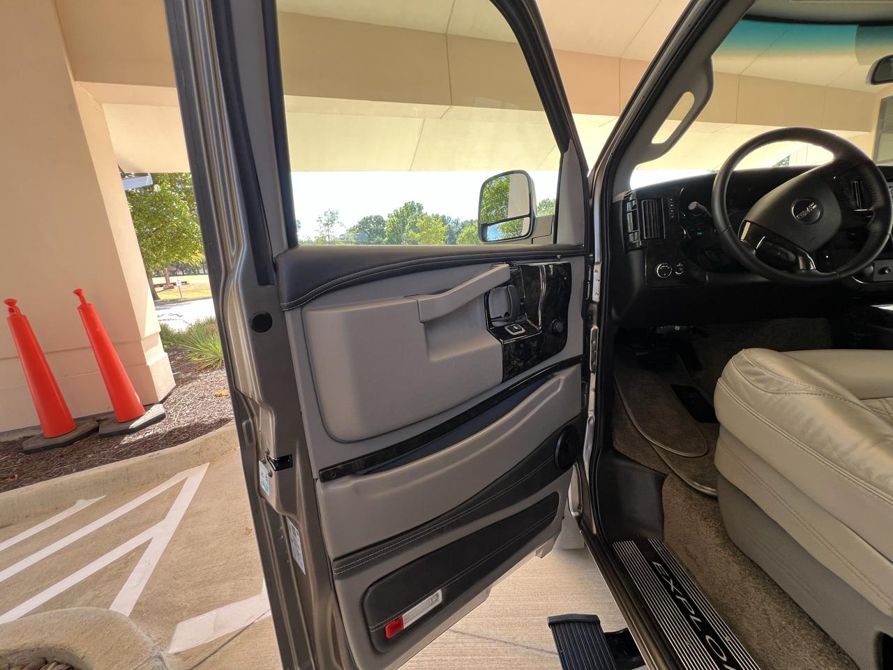 GMC Savana  2023