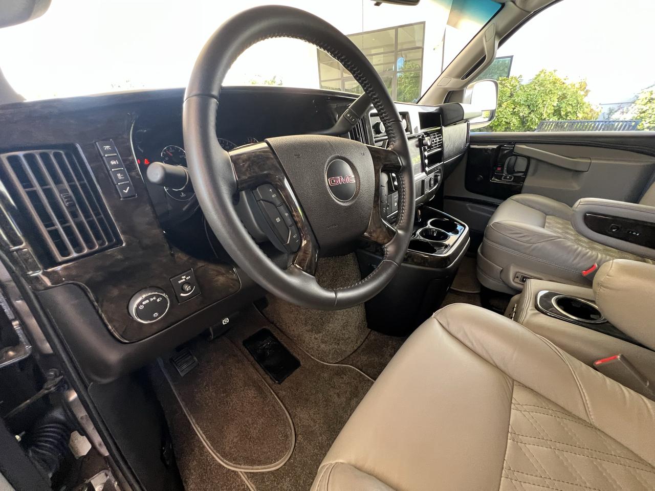 GMC Savana  2023