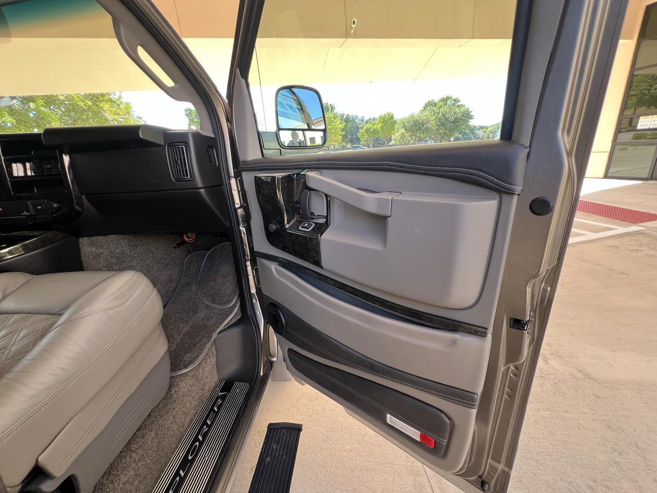 GMC Savana  2023
