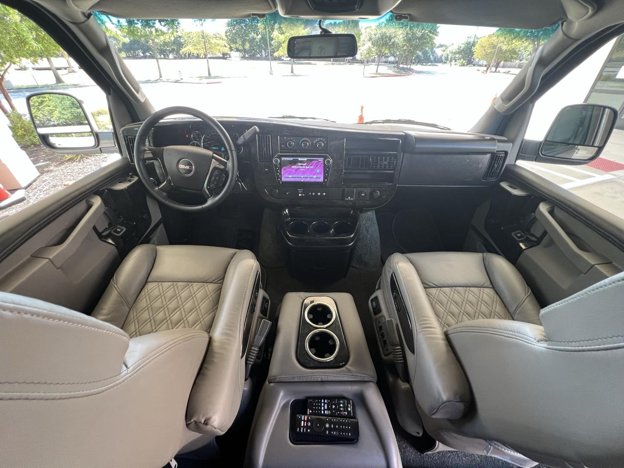 GMC Savana  2023