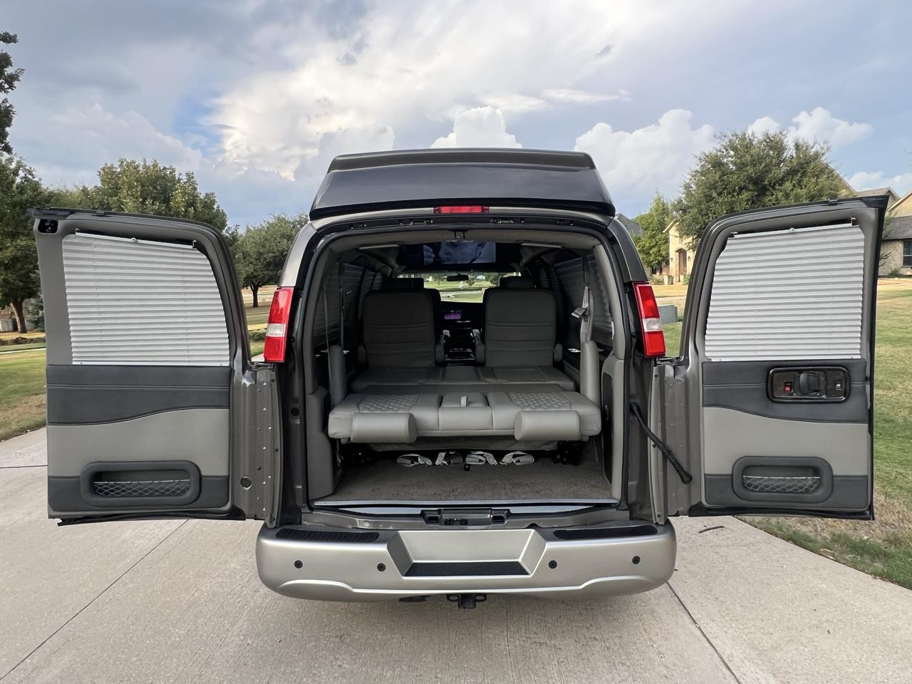 GMC Savana  2023