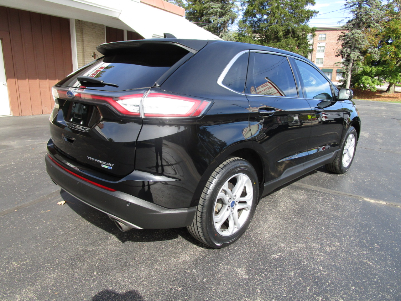 2018 Ford Edge Titanium photo 2