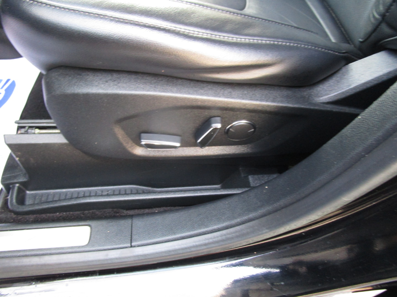 2018 Ford Edge Titanium photo 19