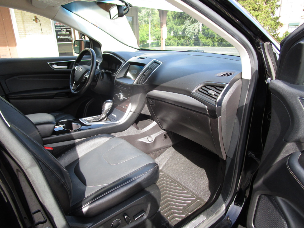 2018 Ford Edge Titanium photo 21