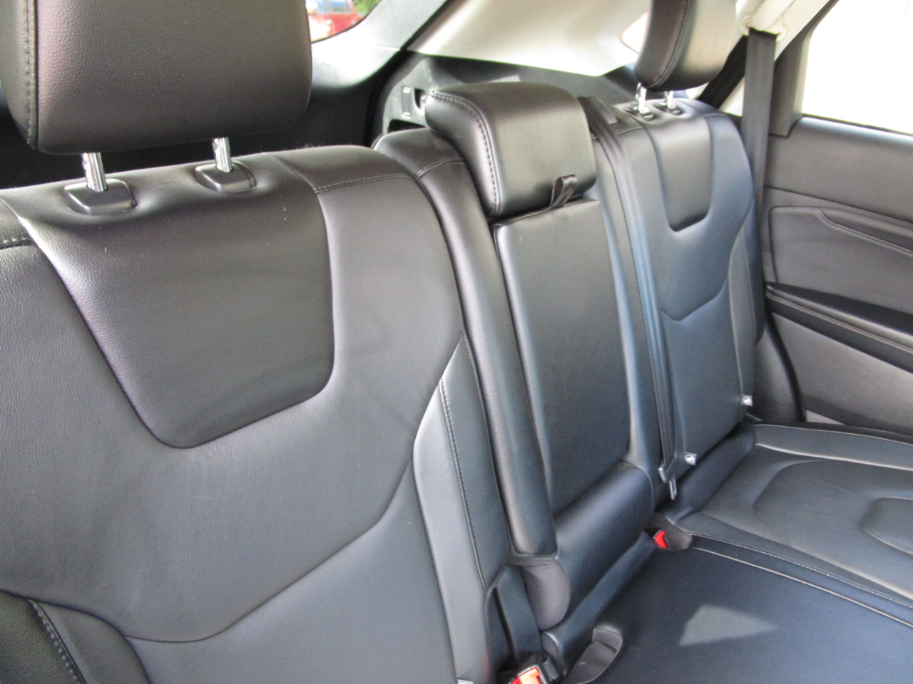 2018 Ford Edge Titanium photo 25