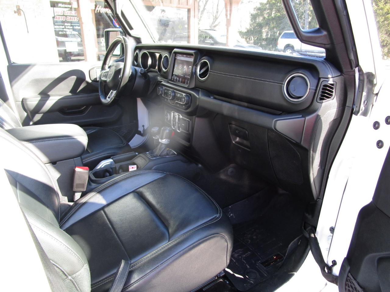 Jeep Wrangler Unlimited Sahara 2021