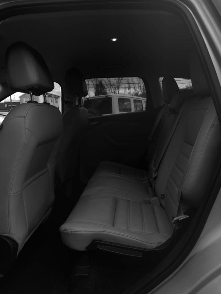 Ford Escape Titanium 4WD 2017