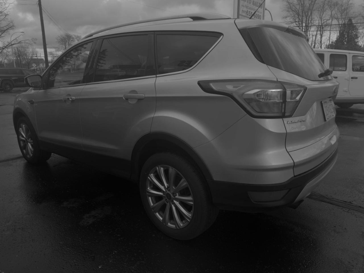 Ford Escape Titanium 4WD 2017