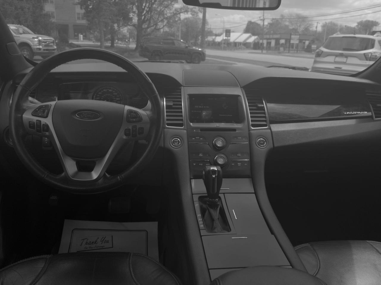 Ford Taurus Limited FWD 2016