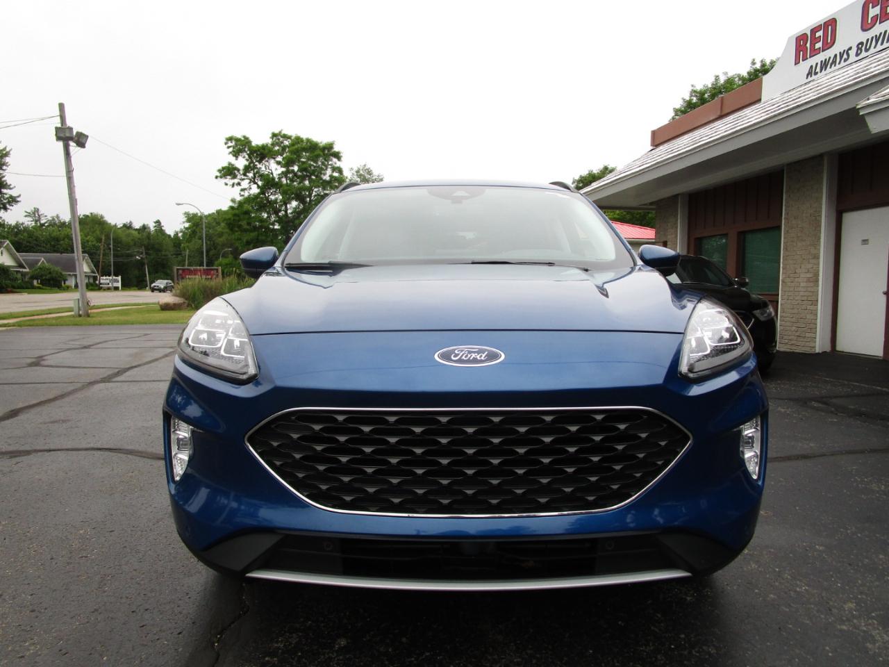 Ford Escape Titanium 4WD 2022