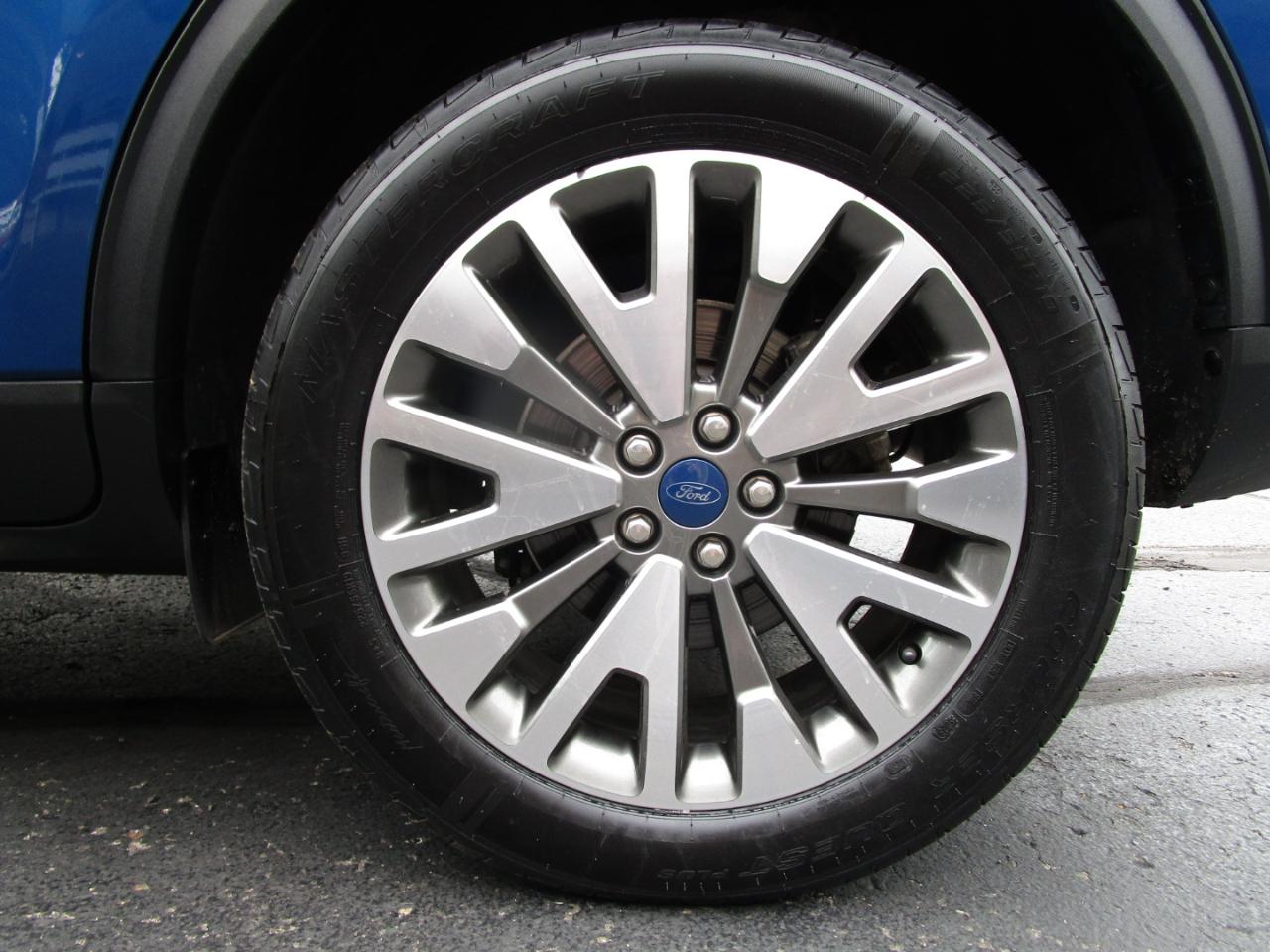 Ford Escape Titanium 4WD 2022
