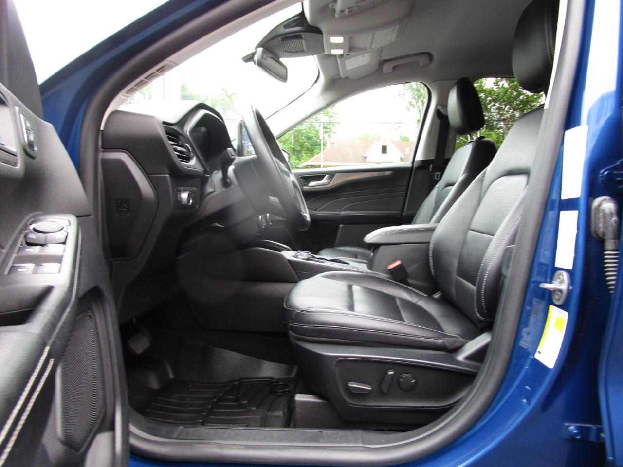 Ford Escape Titanium 4WD 2022