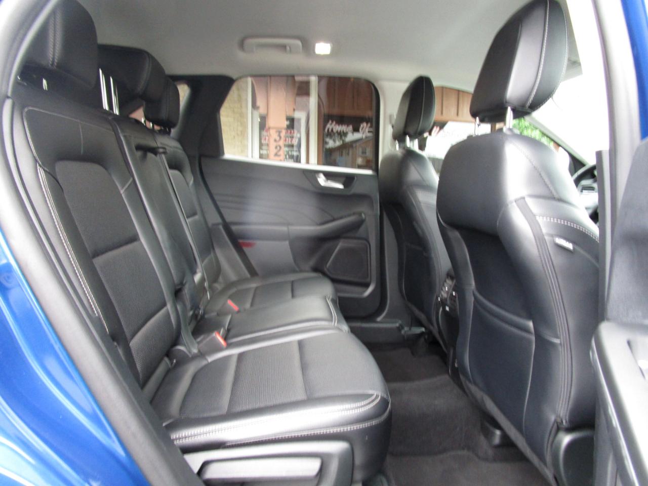 Ford Escape Titanium 4WD 2022